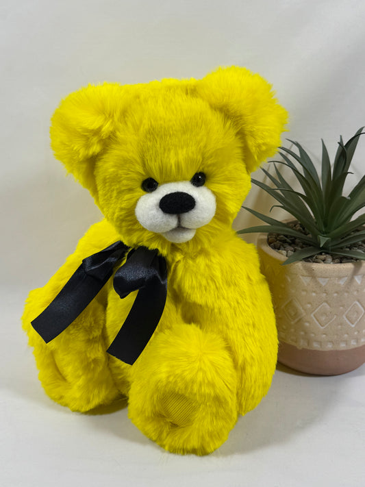 Sunny, ours de collection artisanal jaune de 30 cm en fausse fourrure avec museau sculpté à l'aiguille.