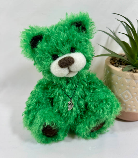 Eden ours de collection vert fait main articulé 20 cm pièce unique
