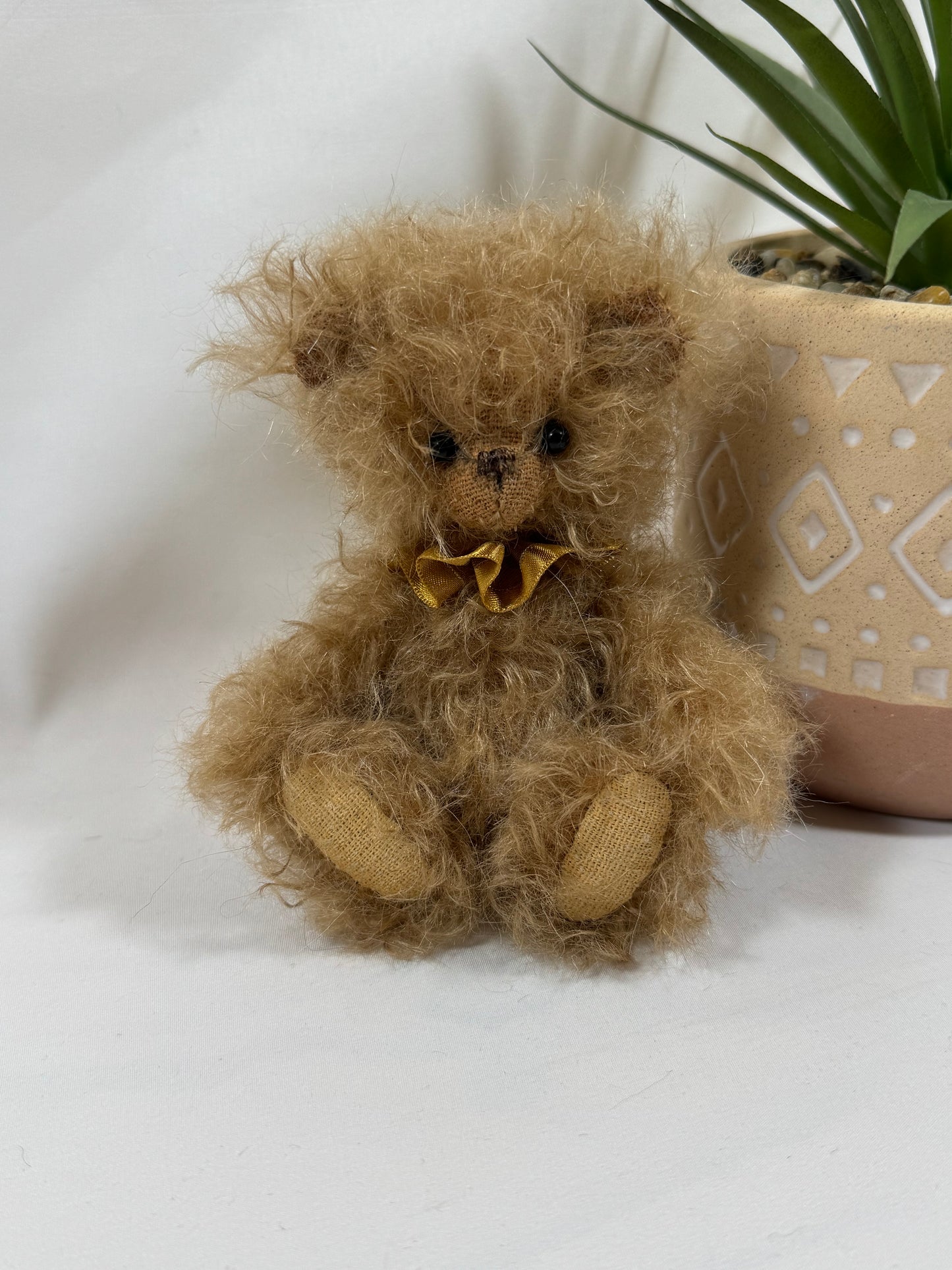 Ours artisanal Gaspard 14 cm en mohair ancien pièce unique faite main