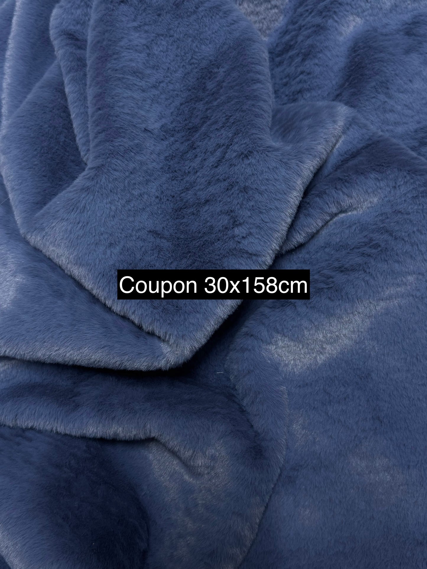Fausse fourrure bleu poils courts | Coupon 30×158 cm | Douce