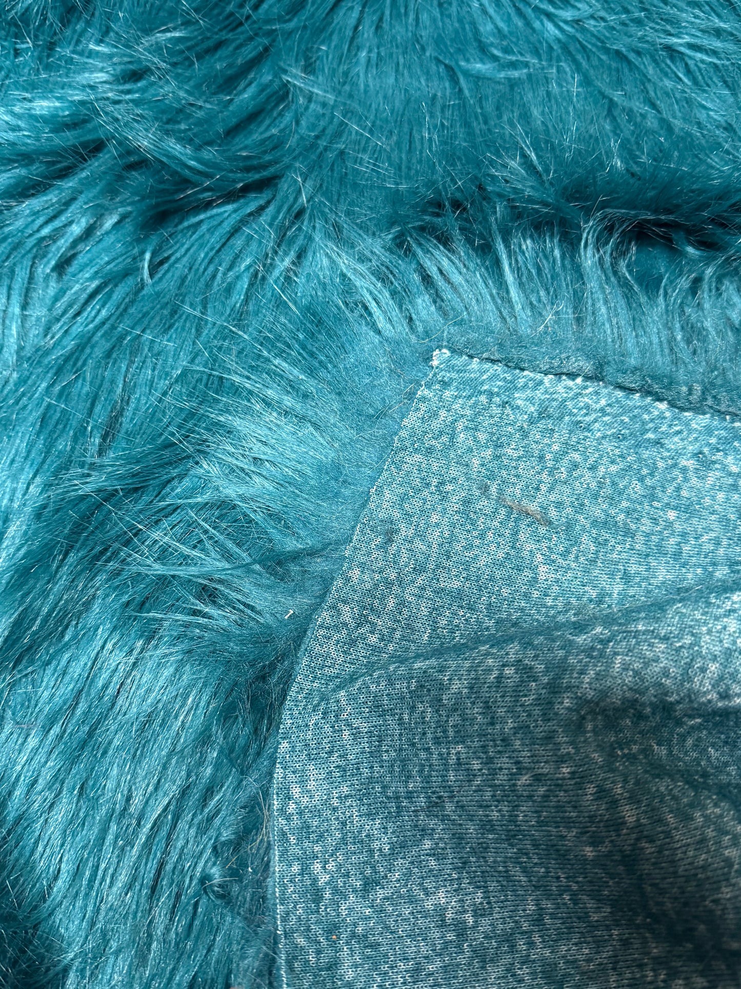 Coupon fausse fourrure 32×148 cm Bleu sarcelle / Vert canard (poils 6 cm)