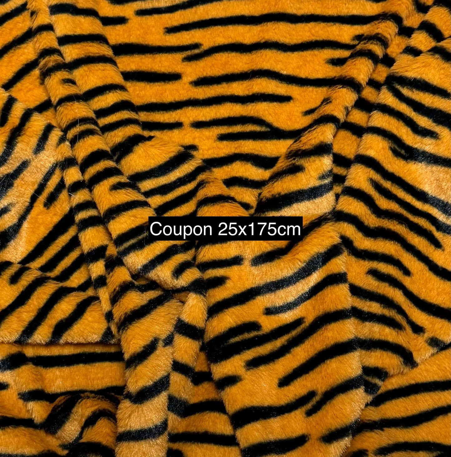 Coupon fausse fourrure tigre orange noir 25x175 cm – poils courts 0,5 cm – tissu couture peluche