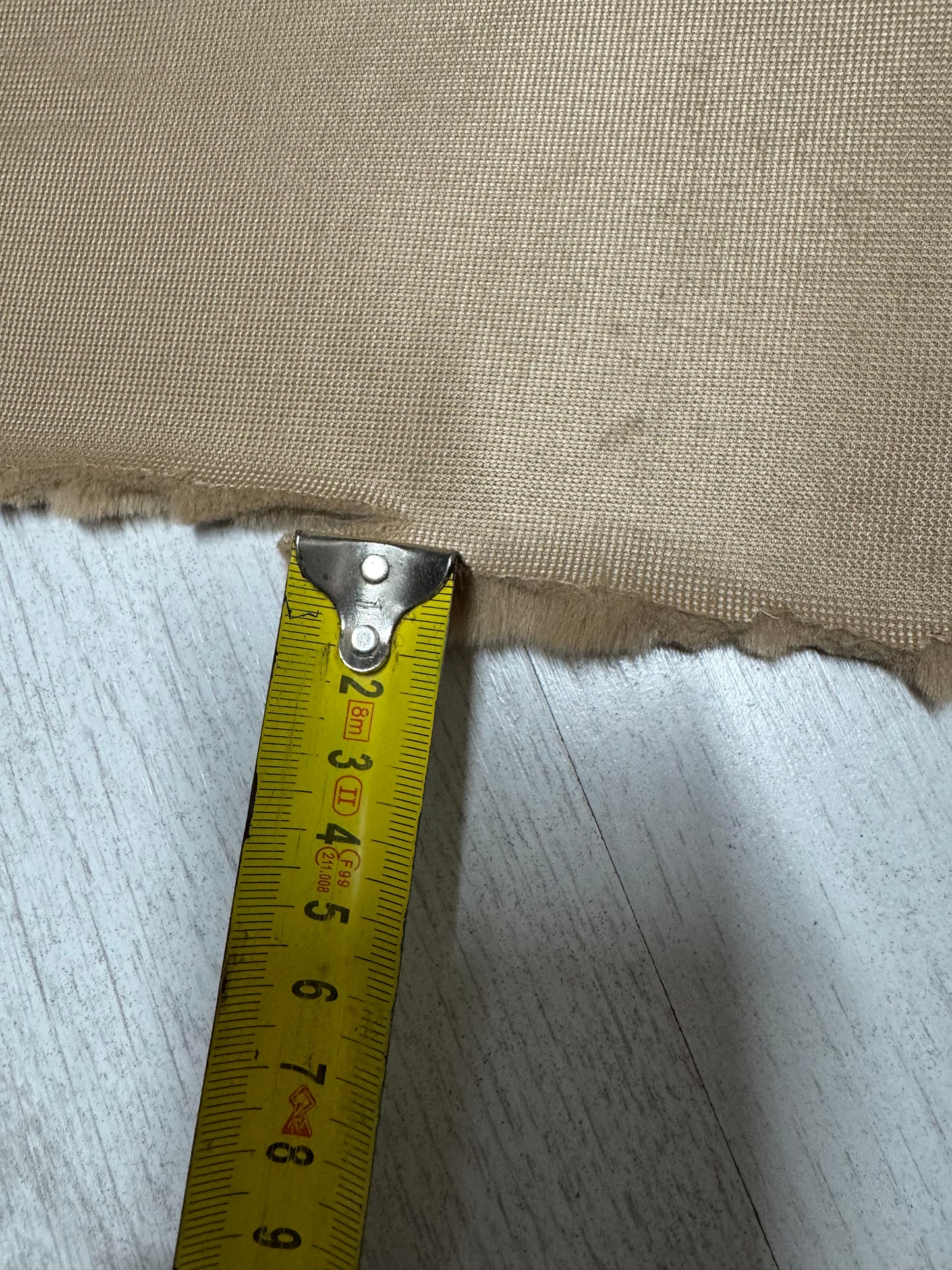 Coupon fausse fourrure beige sable – poils courts 1 cm – 30x86 cm