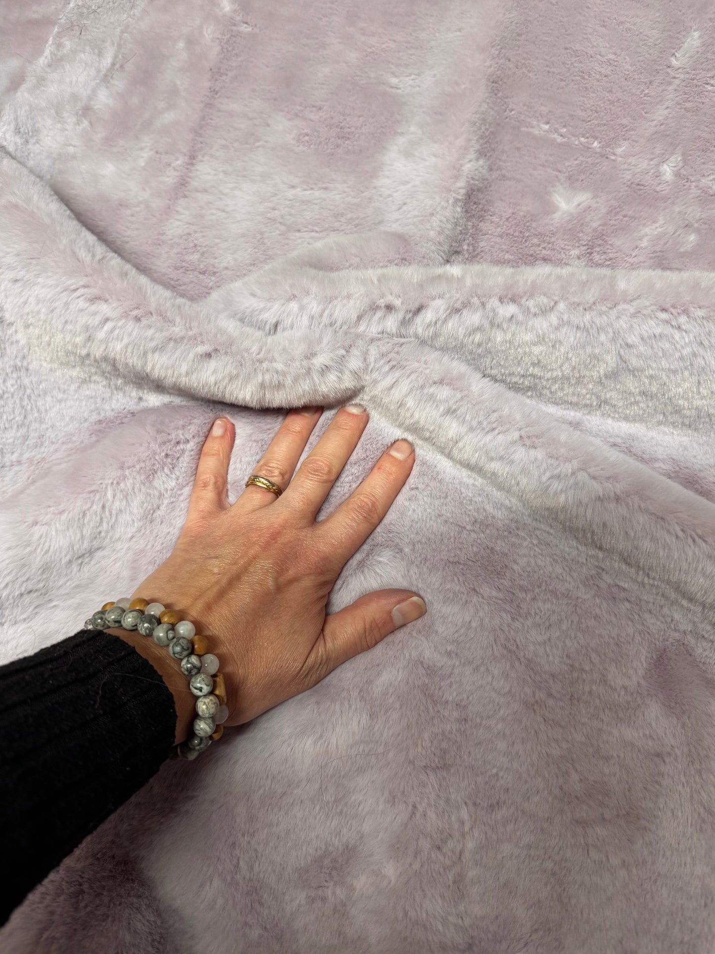 Coupon tissu fausse fourrure lila rose 30x112 cm 🧵 poils mi-longs env. 1,5 cm