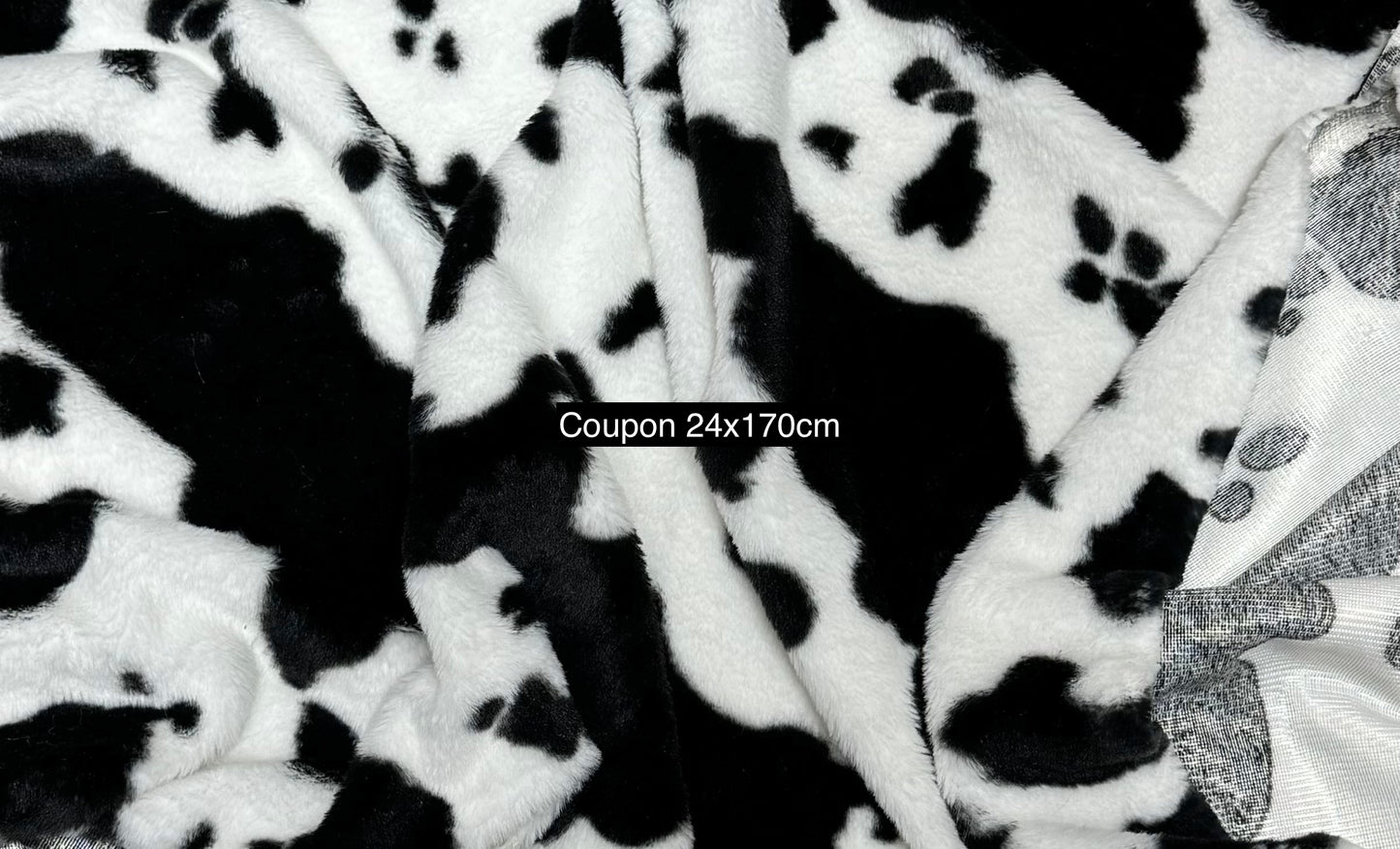 Coupon fausse fourrure motif vache noir blanc 24x170 cm – poils courts ~0,5 cm