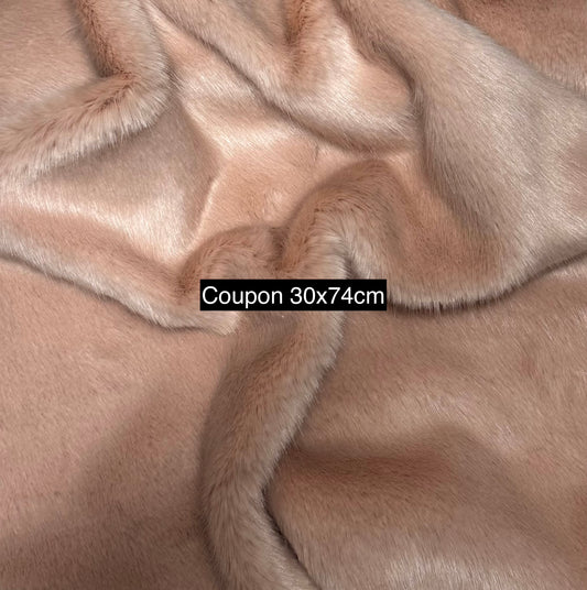 Coupon tissu fourrure douce, épaisse de qualité beige rose à poils longs 30cm x 74cm