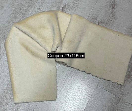 Coupon tissu fausse fourrure douce et épaisse beige touché velours à poils mi-longs 23cm x 115cm