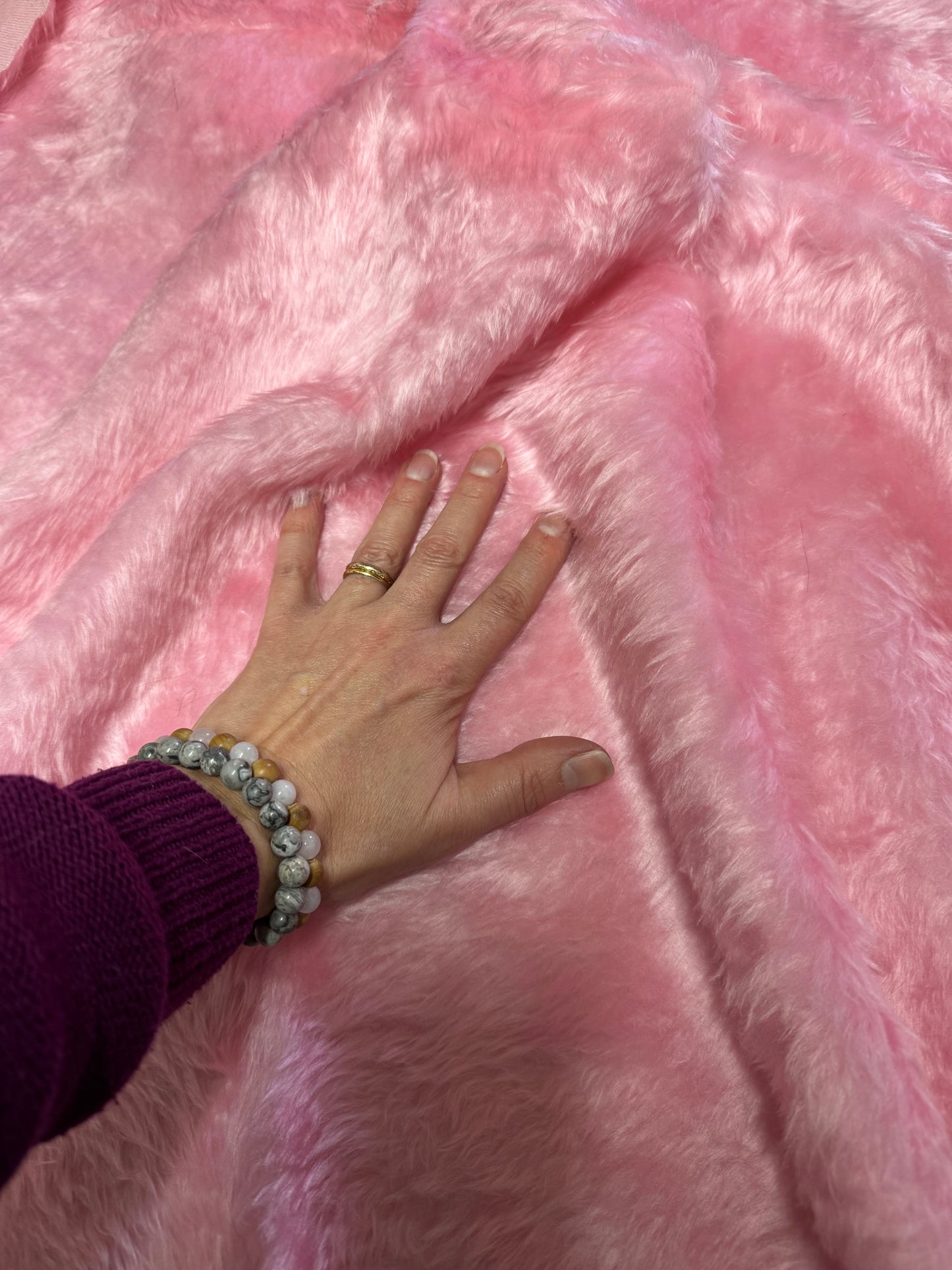 Coupon fausse fourrure rose 30x150cm – poils moyens 1/1,5cm