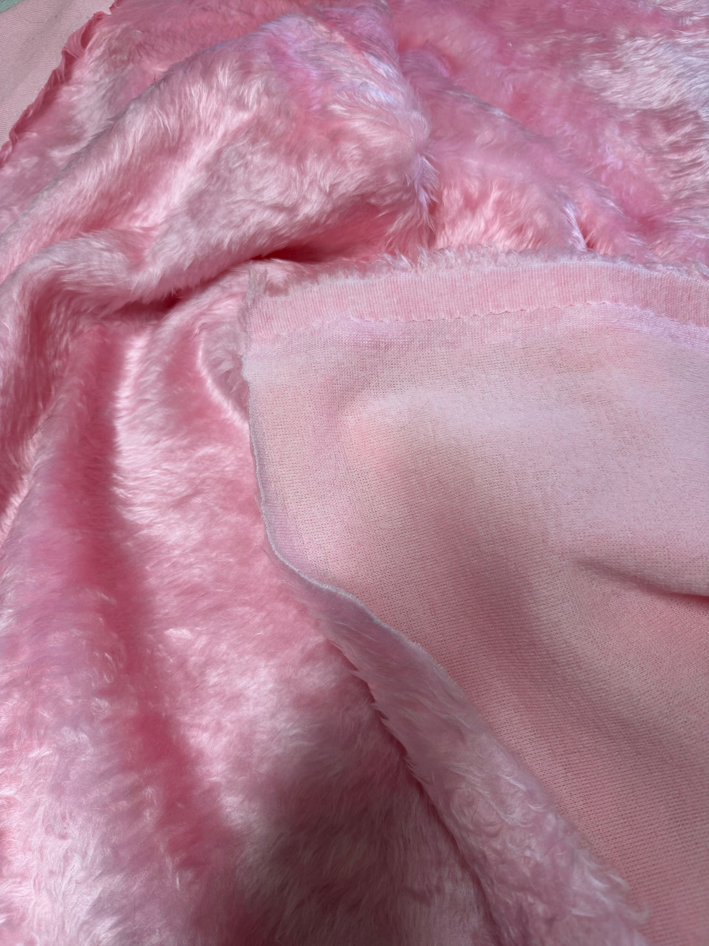 Coupon fausse fourrure rose 30x150cm – poils moyens 1/1,5cm