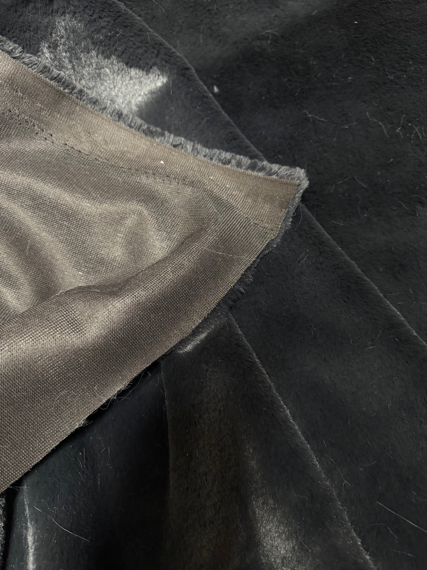 Faux fur charcoal grey 1 cm – 30x160 cm piece