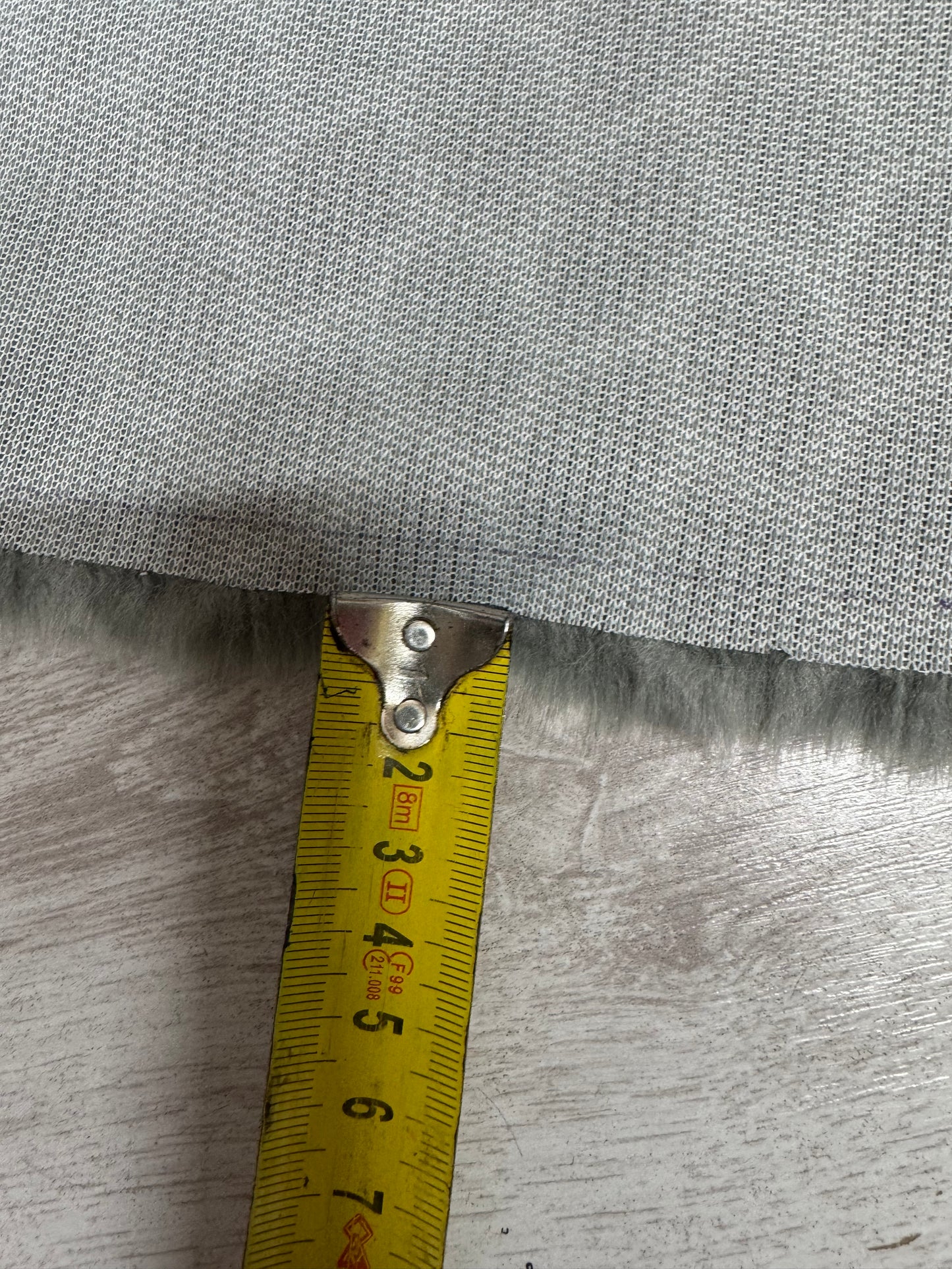 Textured grey faux fur 1.5 cm – 30x108 cm piece – original fursuit plush fabric