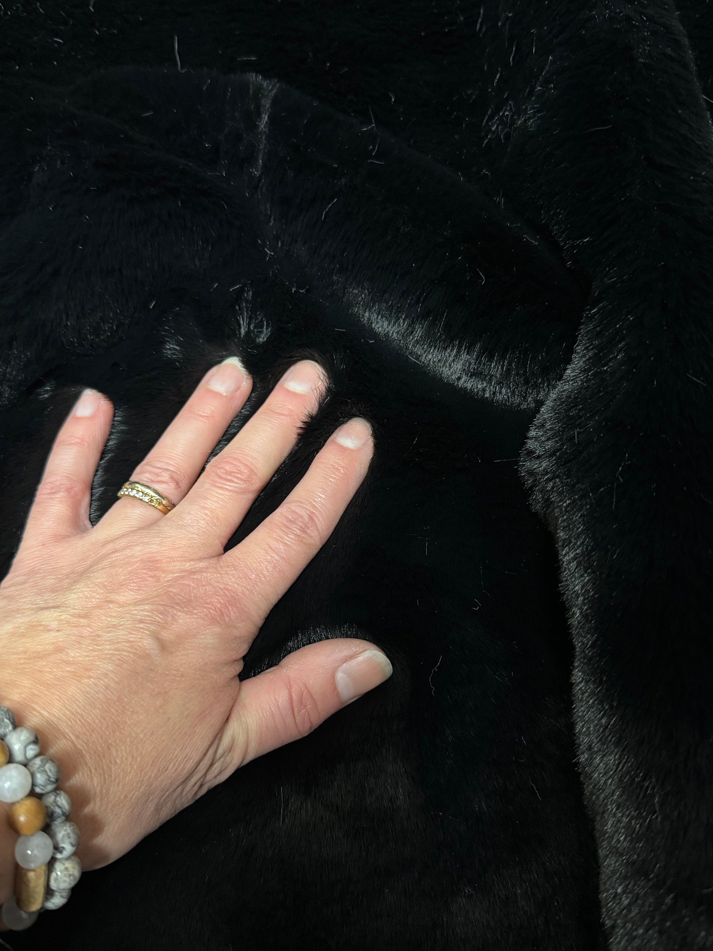 Fausse fourrure noire 2 cm – coupon 30x140 cm – tissu peluche, ours de collection, fursuit