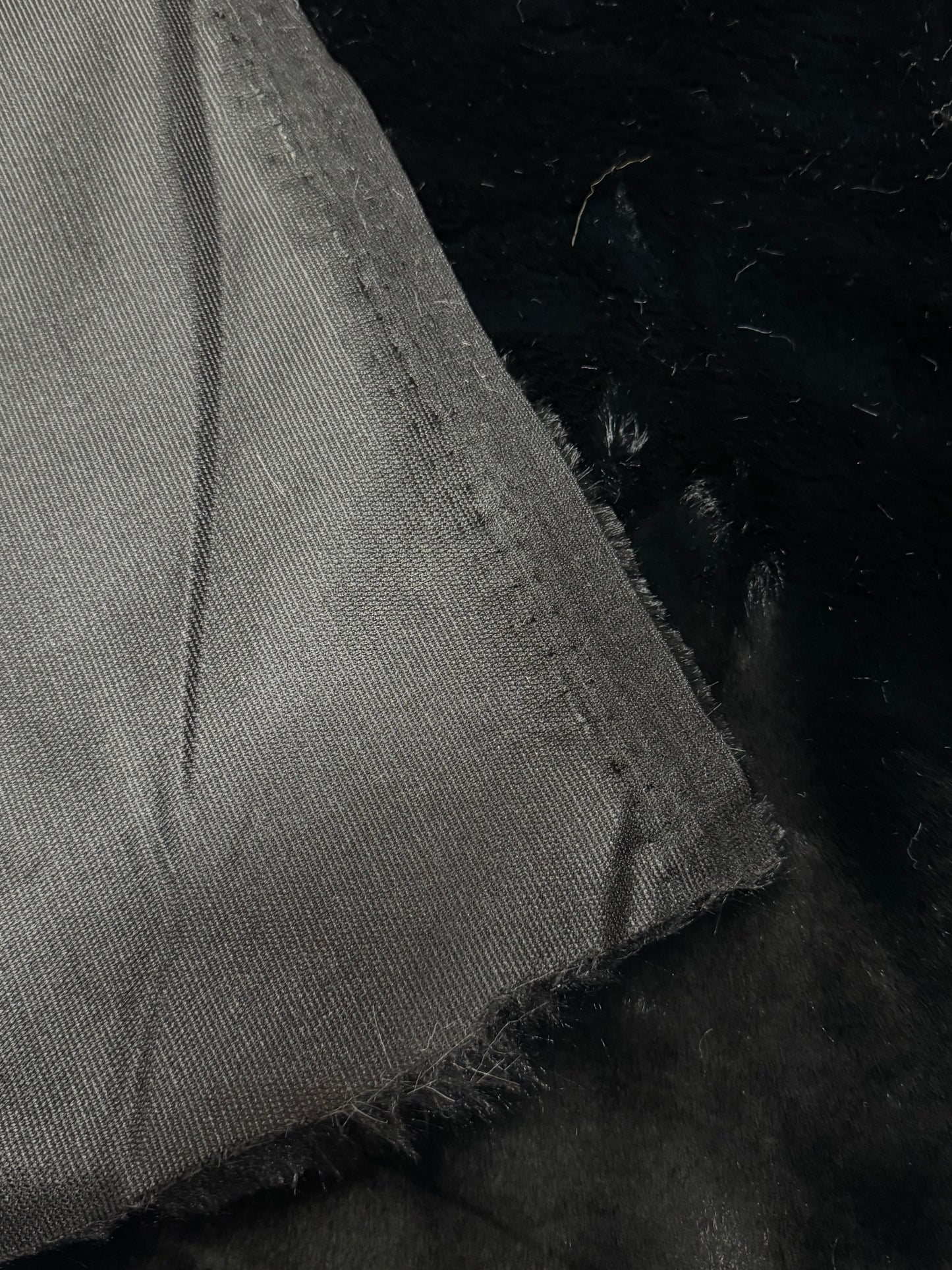 Fausse fourrure noire 2 cm – coupon 30x140 cm – tissu peluche, ours de collection, fursuit