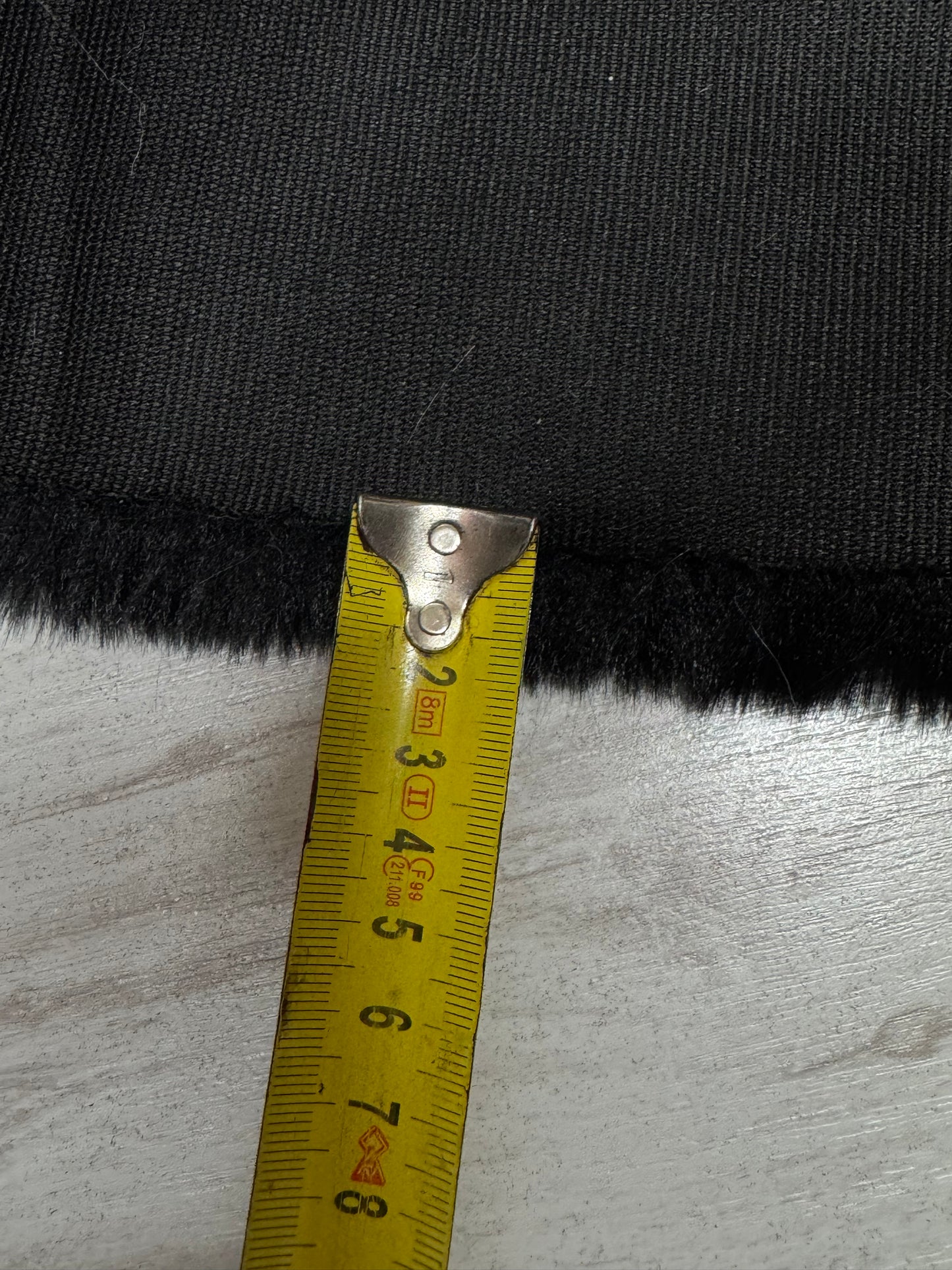 Fausse fourrure noire 2 cm – coupon 30x140 cm – tissu peluche, ours de collection, fursuit