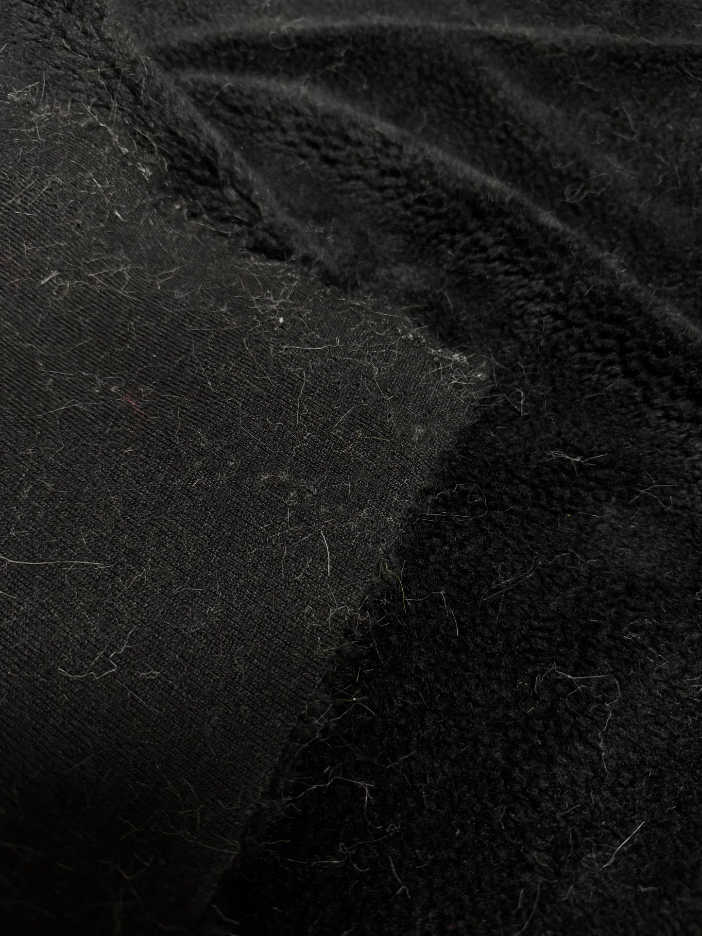 30 x 103 cm black curly faux sheepskin fabric remnant – 1 cm pile