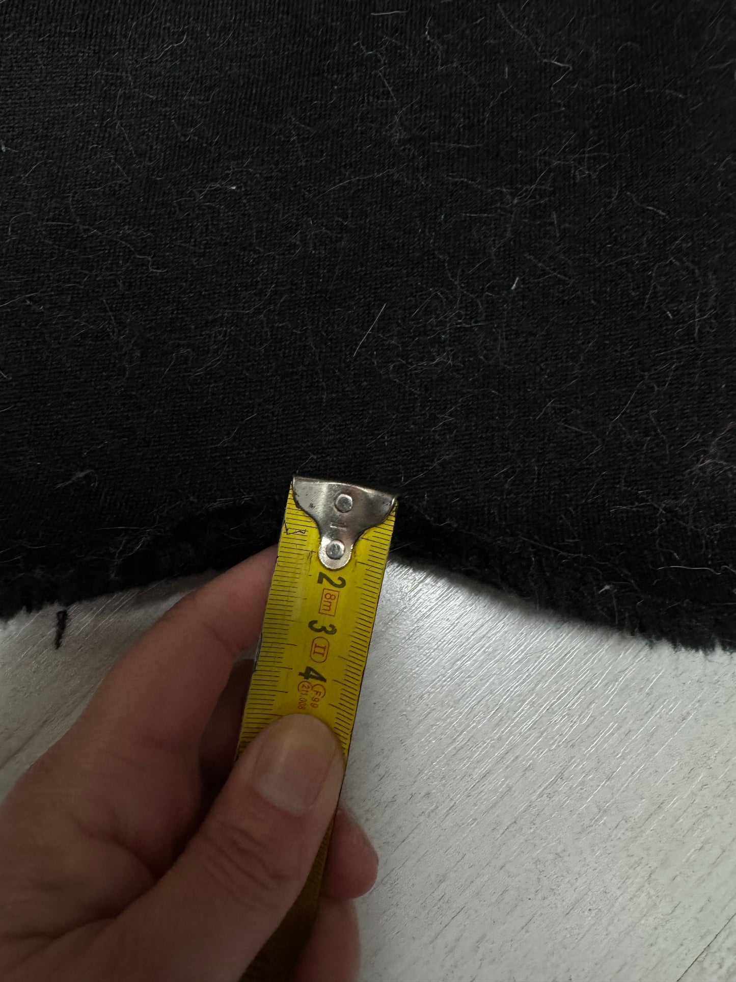 Tissu fausse fourrure noir effet mouton poils 1 cm Shopify


