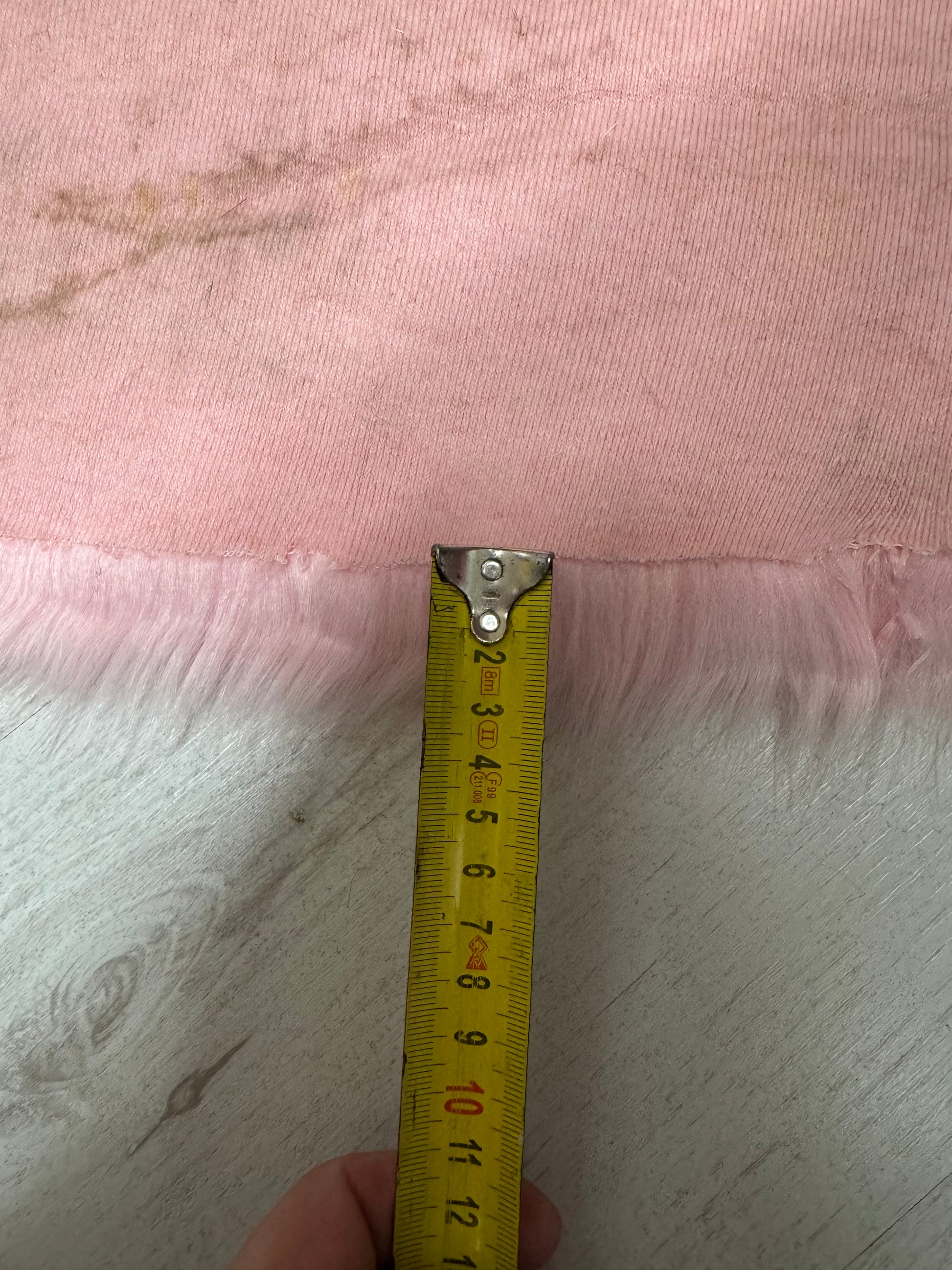 Tissu fourrure synthétique rose poudré création artisanale couture