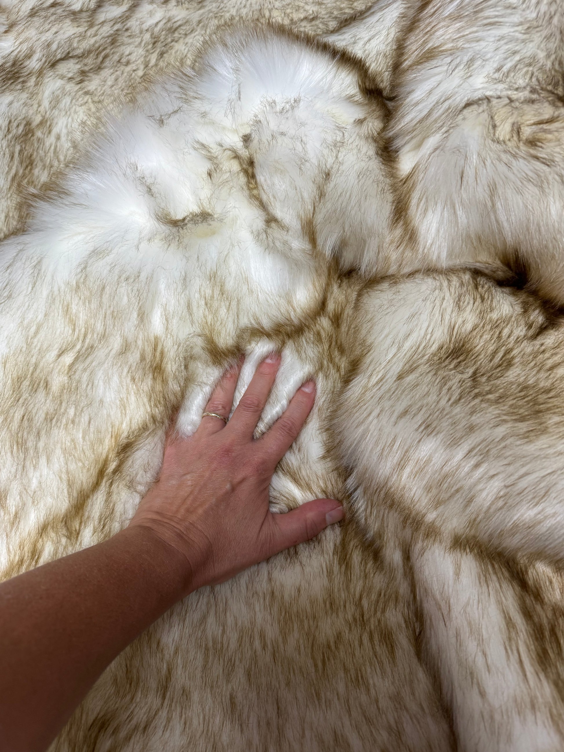 Tissu fausse fourrure haut de gamme pour ours de collection