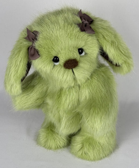 Lili Belle lapine de collection articulée 30 cm en fausse fourrure verte avec nœuds décoratifs