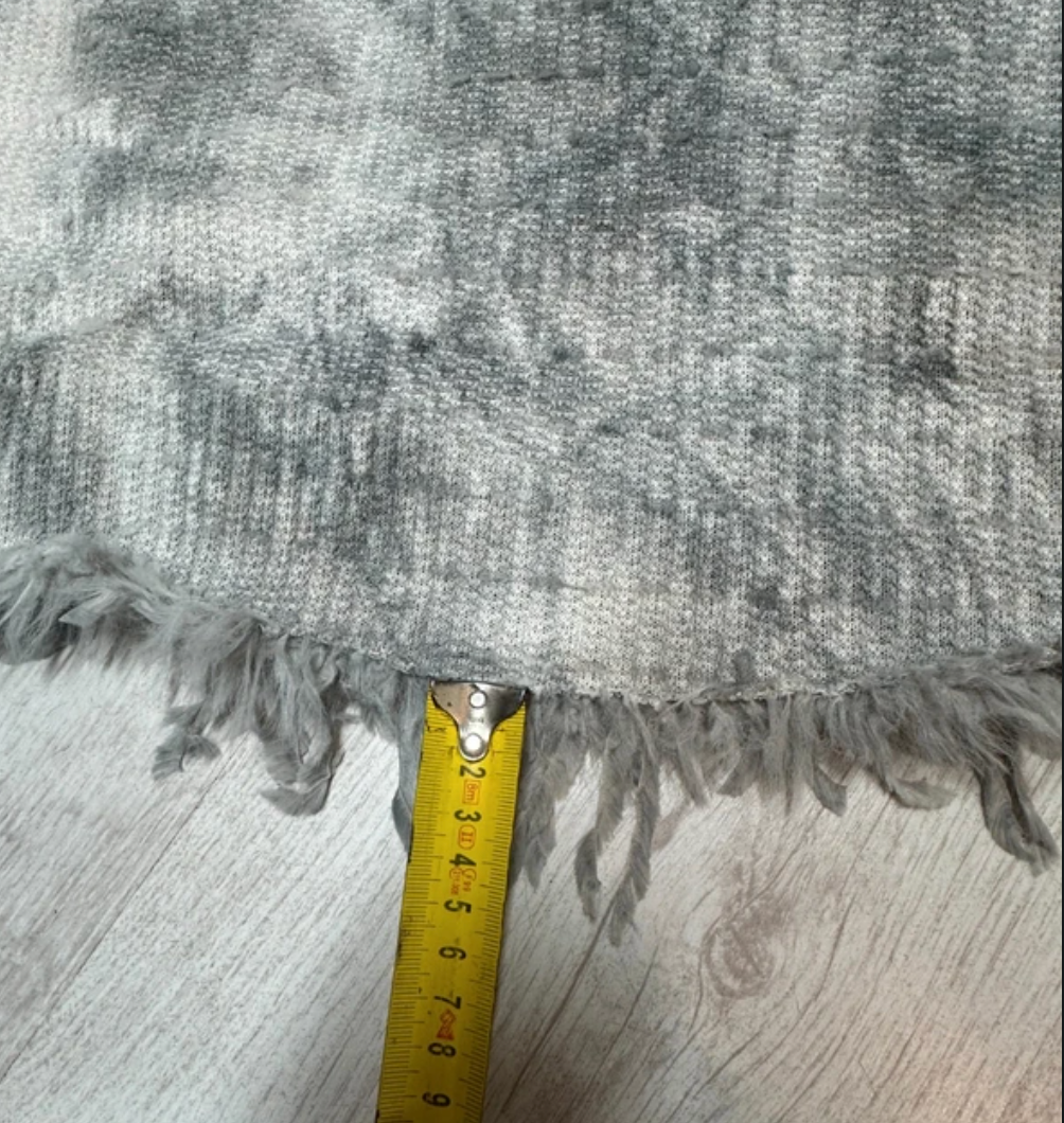 Soft faux fur fabric remnant with long grey-white feather effect pile 30cm x 160cm