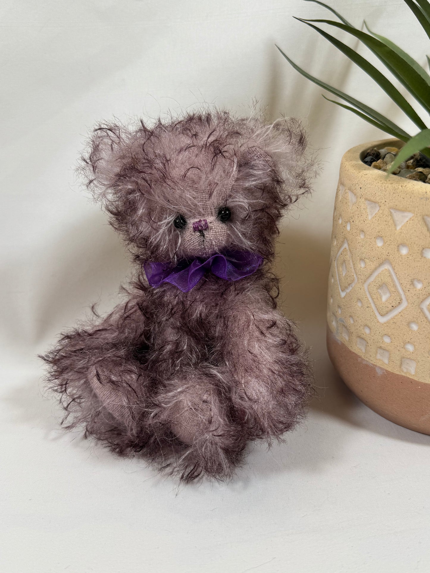 Ourse artisanale Éloïse 14 cm en mohair ancien pièce unique faite main