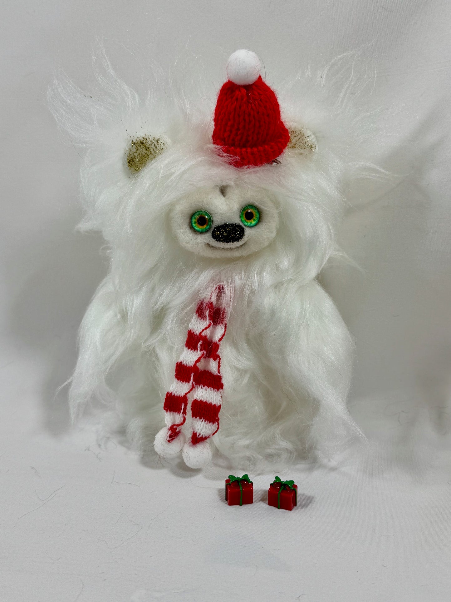 Frimousse de Noël “Flocon” – Peluche de collection articulée 16 cm | yeux en verre & visage feutré