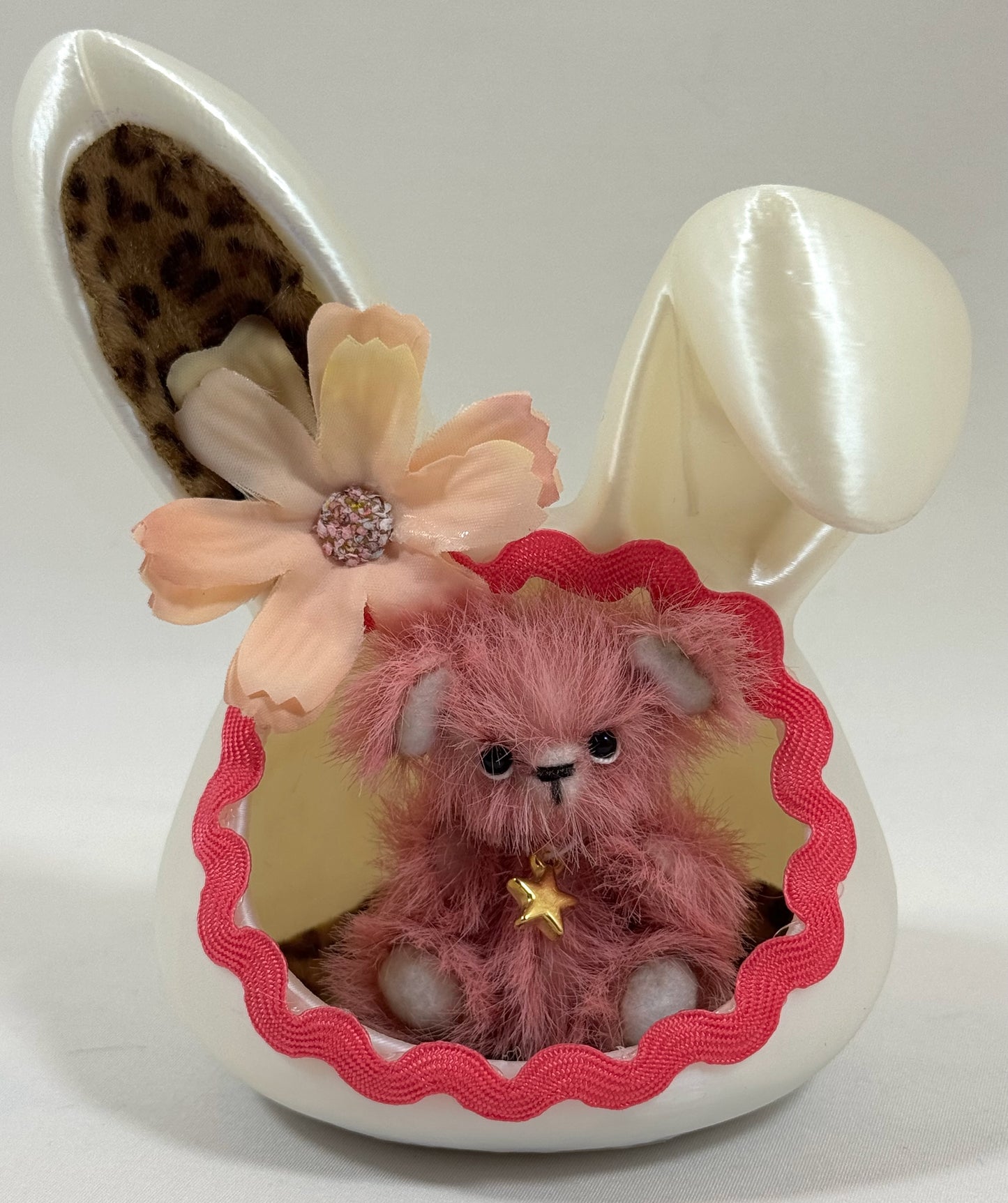 Mini ours miniature 5 cm avec maison lapin – création artisanale, pièce unique