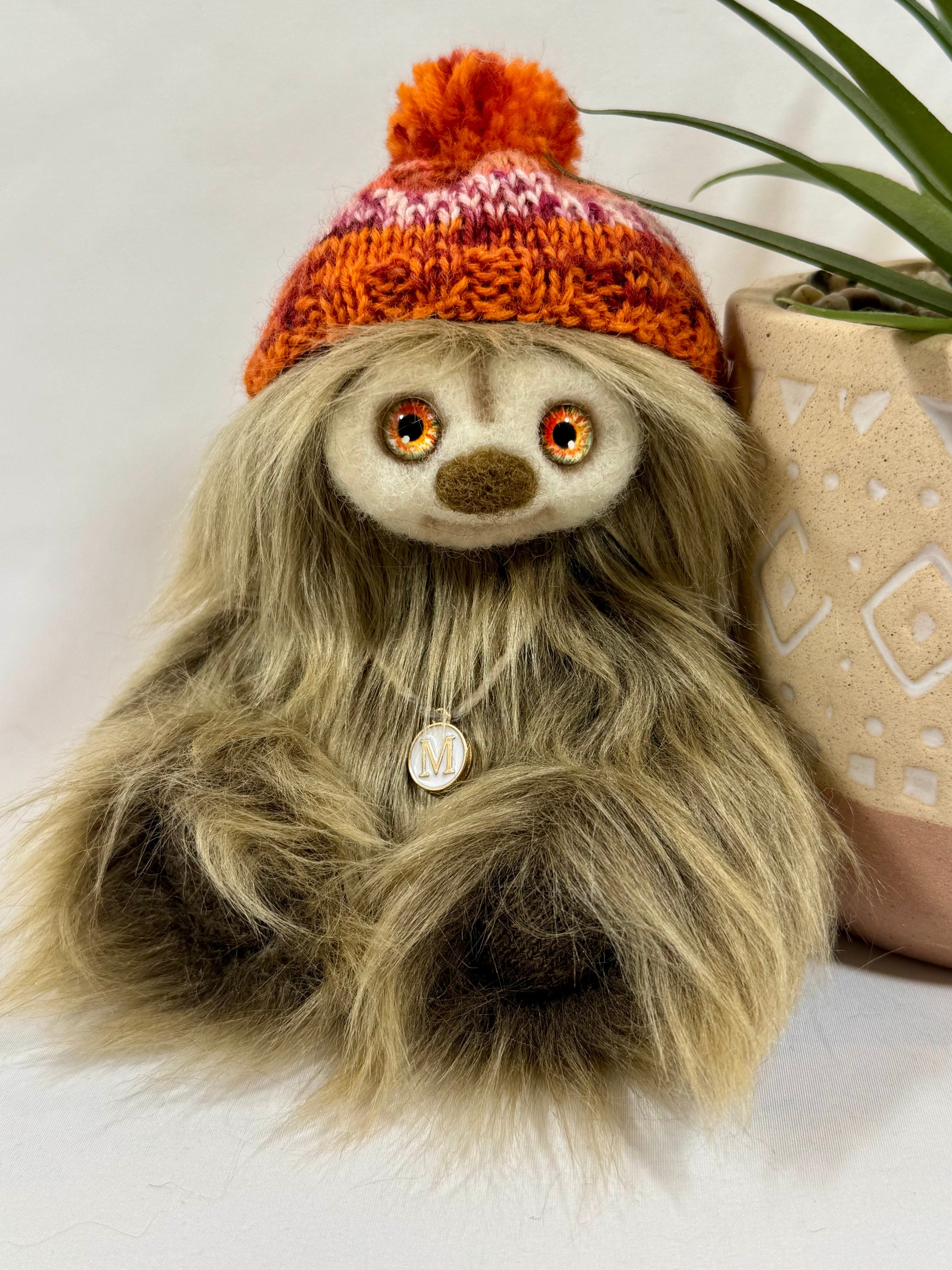 Frimousse Moka articulée à l’ancienne, petit personnage féérique marron et blond de 17 cm – création Un Ours dans ma Maison