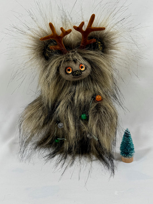 Frimousse de Noël “Nox” – Peluche de collection articulée 17 cm | yeux en verre & visage feutré