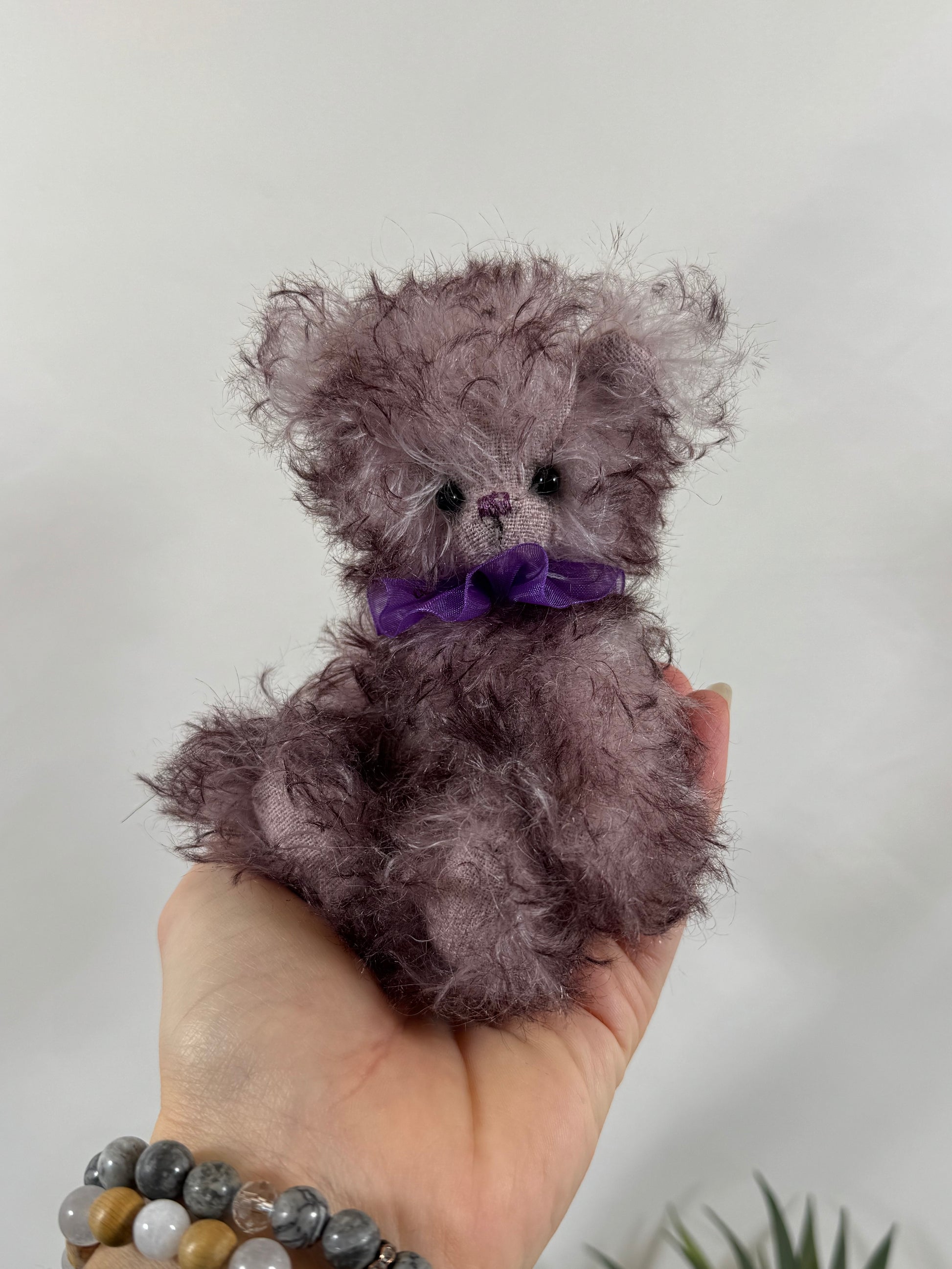 Ourse de collection Éloïse en mohair violine vintage articulée à l’ancienne 14 cm