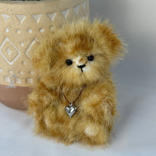 🧸 Ours de collection miniature Rouky 10cm – articulé à l’ancienne, yeux de verre, pièce unique