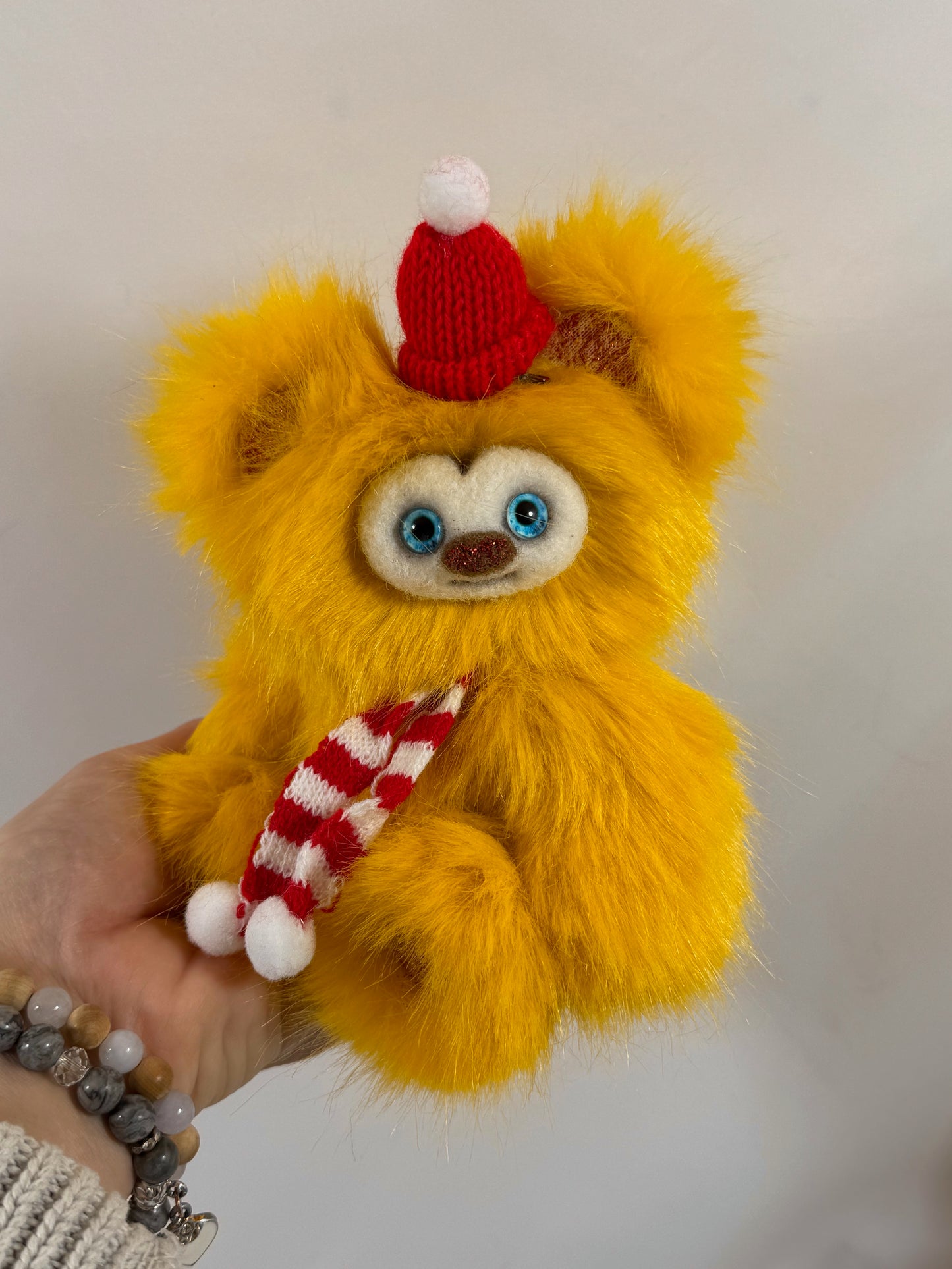 Frimousse de Noël “Stella” – Peluche de collection articulée 16 cm | yeux en verre & visage feutré