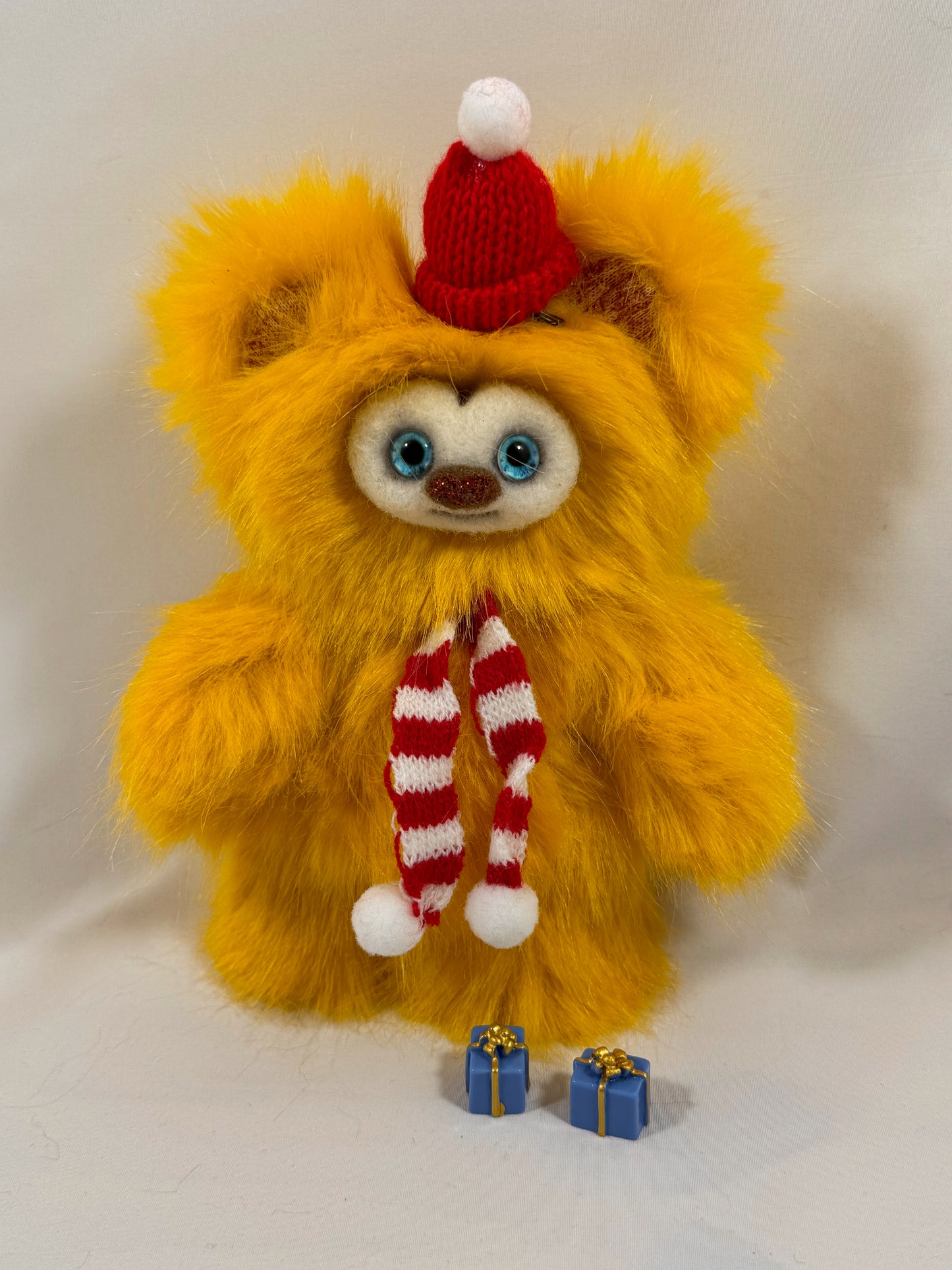 Frimousse de Noël “Stella” – Peluche de collection articulée 16 cm | yeux en verre & visage feutré